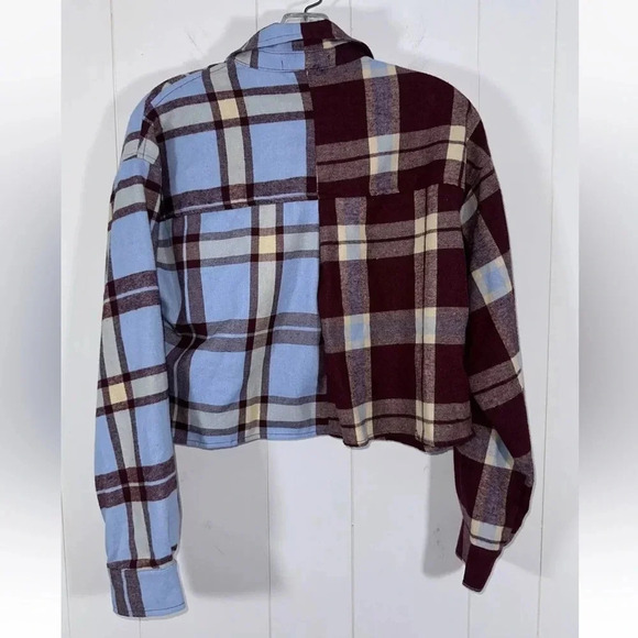 NWT Forever 21 Womens Cropped Burgundy & Blue Plaid Flannel Button Down Size S - Picture 3 of 7